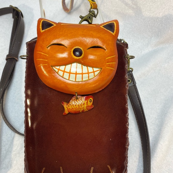 NOVELTY GRINNING KITTY W/ FISH CROSS-BODY CELLPHONE HOLDER WALLET 8x4.5” - Picture 2 of 16
